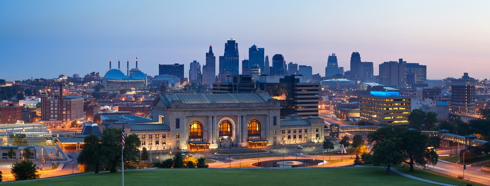 The beautiful skyline of Kansas City, one of the most unique places to stay in Missouri